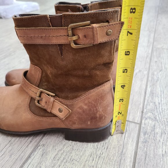 Clarks women's biker boots brown leather mid calf buckles size 8 - Picture 11 of 13